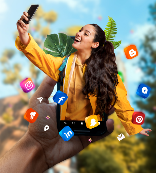 medium-shot-woman-influencer-marketing medium-shot-woman-influencer-marketing